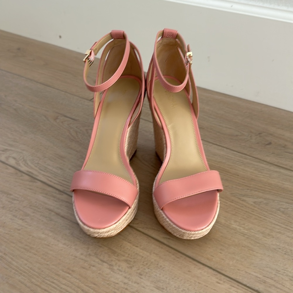 Michael Kors Pink Kimberly Leather Wedge NEW Size 10M - Picture 2 of 5